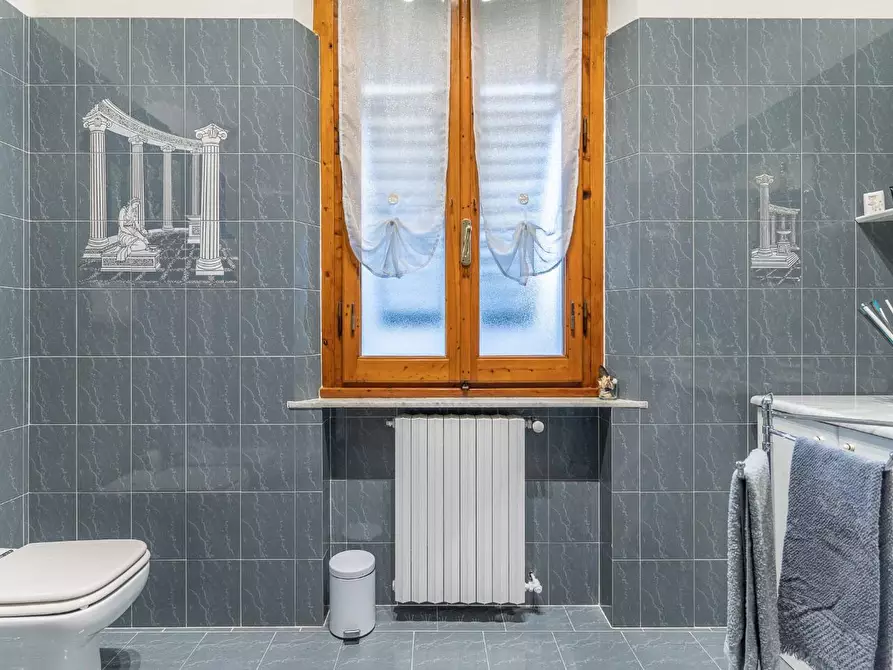 Immagine 30 di Appartamento in vendita  a Capraia E Limite