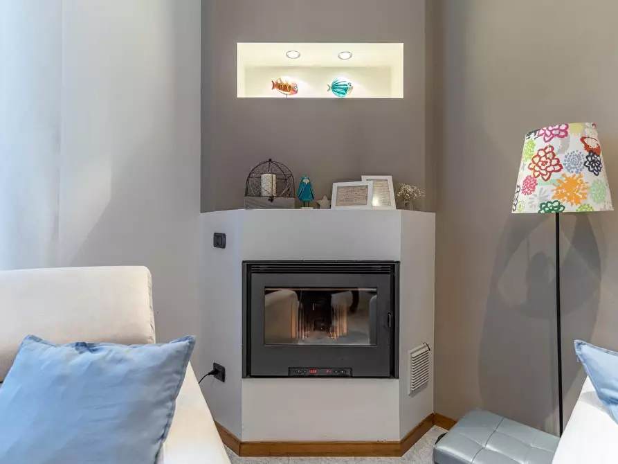 Immagine 10 di Appartamento in vendita  a Capraia E Limite