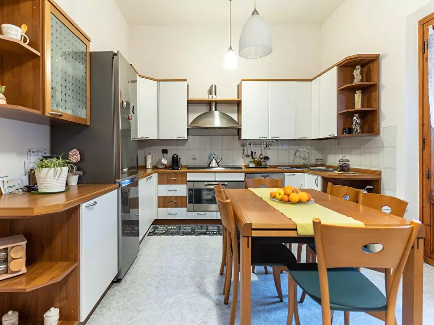 Immagine 20 di Appartamento in vendita  a Capraia E Limite