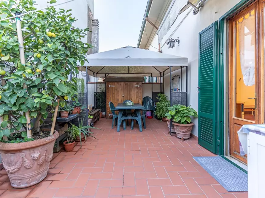 Immagine 11 di Appartamento in vendita  a Capraia E Limite