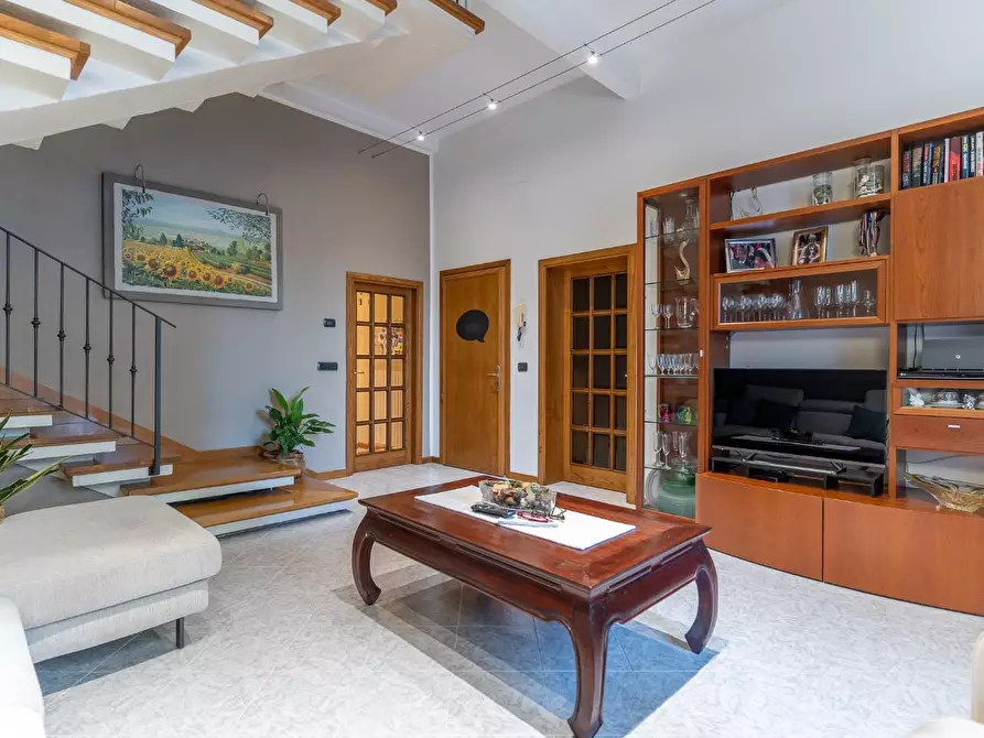 Immagine 5 di Appartamento in vendita  a Capraia E Limite