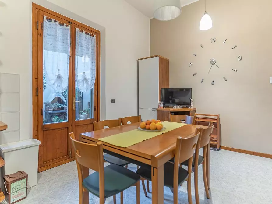 Immagine 17 di Appartamento in vendita  a Capraia E Limite