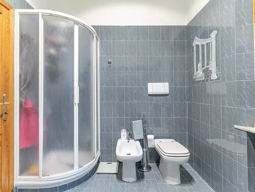 Immagine 31 di Appartamento in vendita  a Capraia E Limite