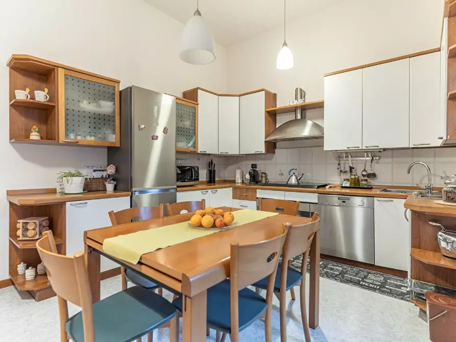 Immagine 21 di Appartamento in vendita  a Capraia E Limite