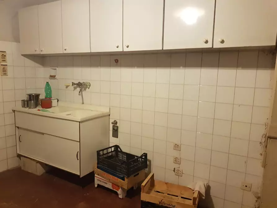 Immagine 17 di Casa colonica in vendita  a Calci