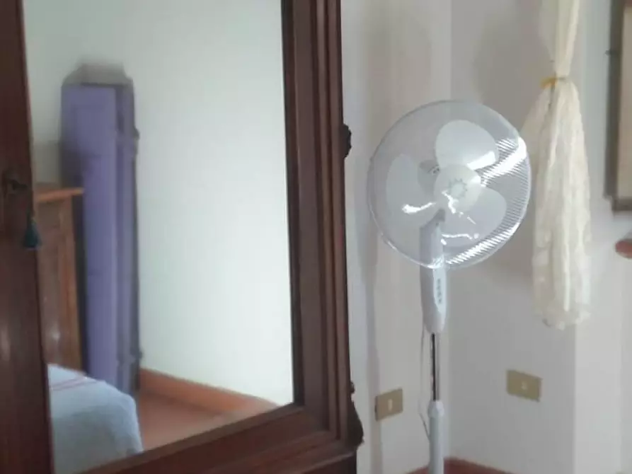 Immagine 11 di Appartamento in vendita  a Semproniano