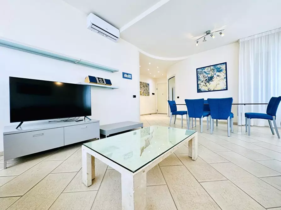 Immagine 9 di Appartamento in vendita  a Viareggio