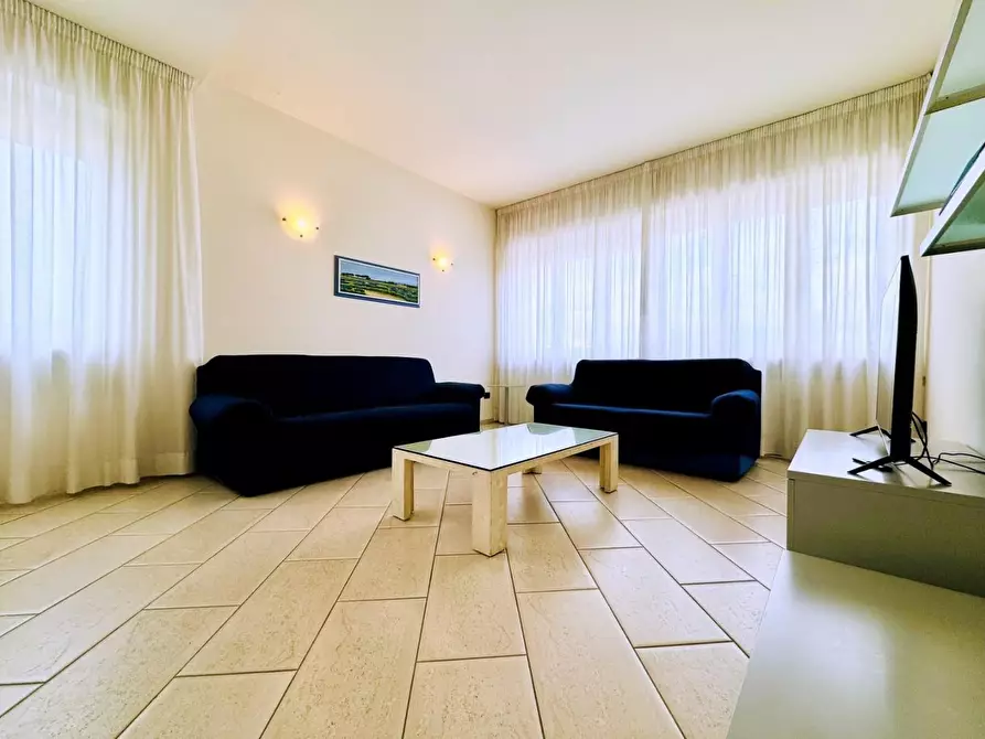 Immagine 6 di Appartamento in vendita  a Viareggio