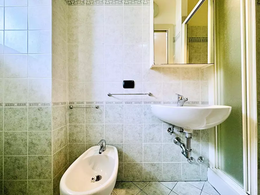 Immagine 21 di Appartamento in vendita  a Viareggio