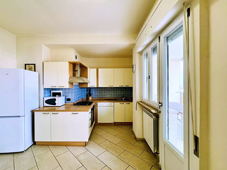 Immagine 12 di Appartamento in vendita  a Viareggio