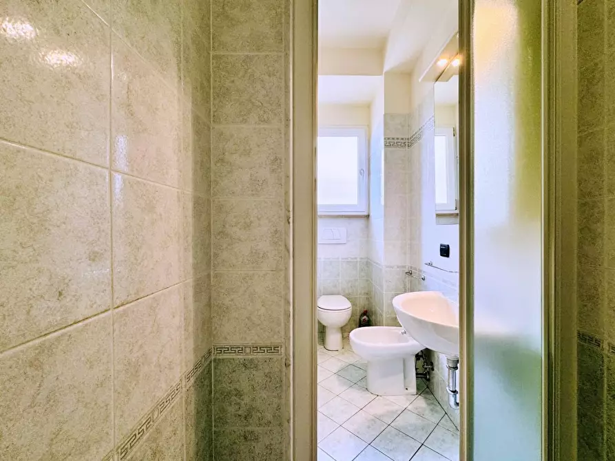 Immagine 22 di Appartamento in vendita  a Viareggio