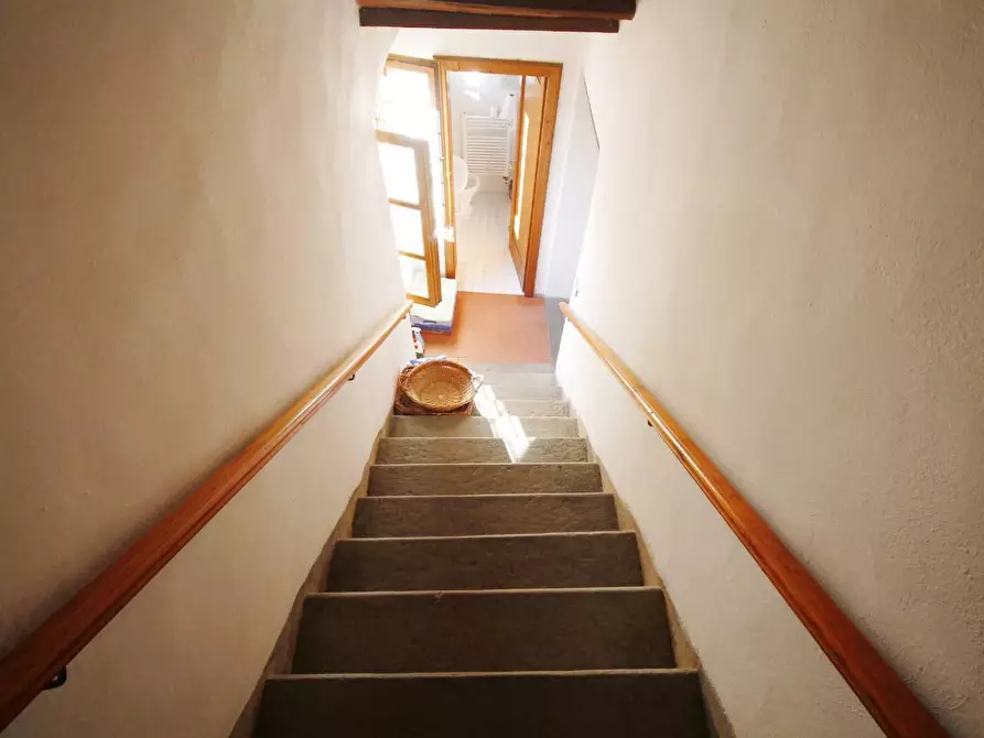 Immagine 18 di Casa colonica in vendita  a Larciano