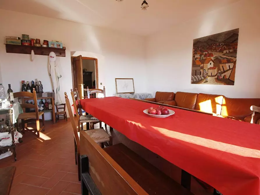 Immagine 9 di Casa colonica in vendita  a Larciano