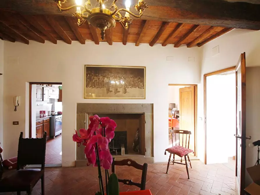 Immagine 10 di Casa colonica in vendita  a Larciano