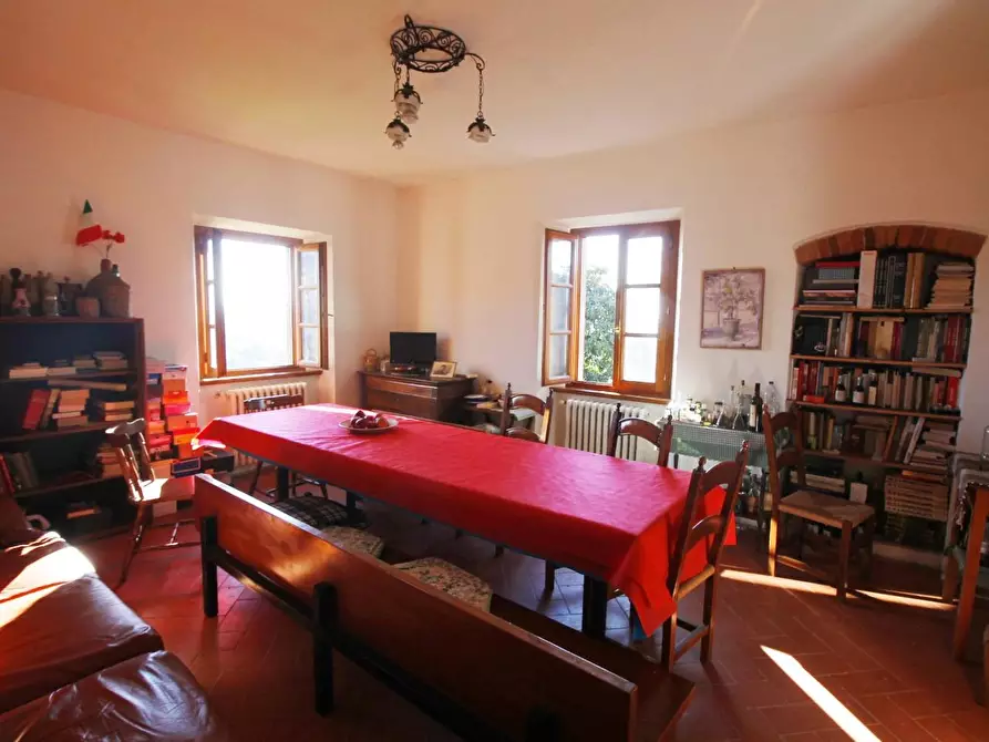 Immagine 7 di Casa colonica in vendita  a Larciano