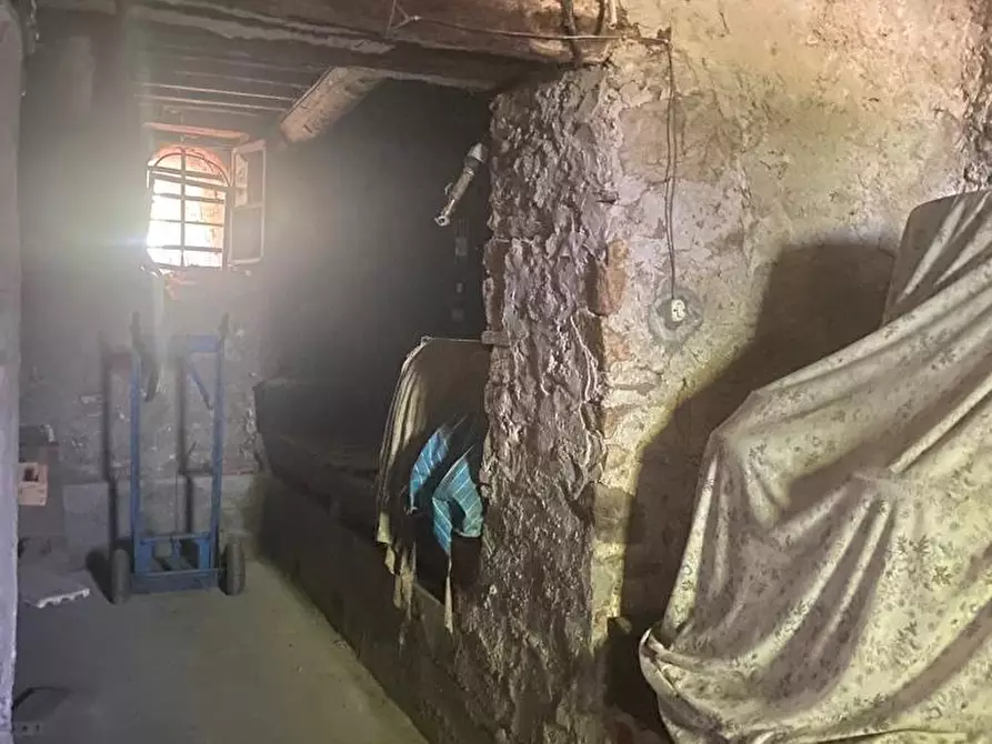 Immagine 13 di Rustico / casale in vendita  a Lucca