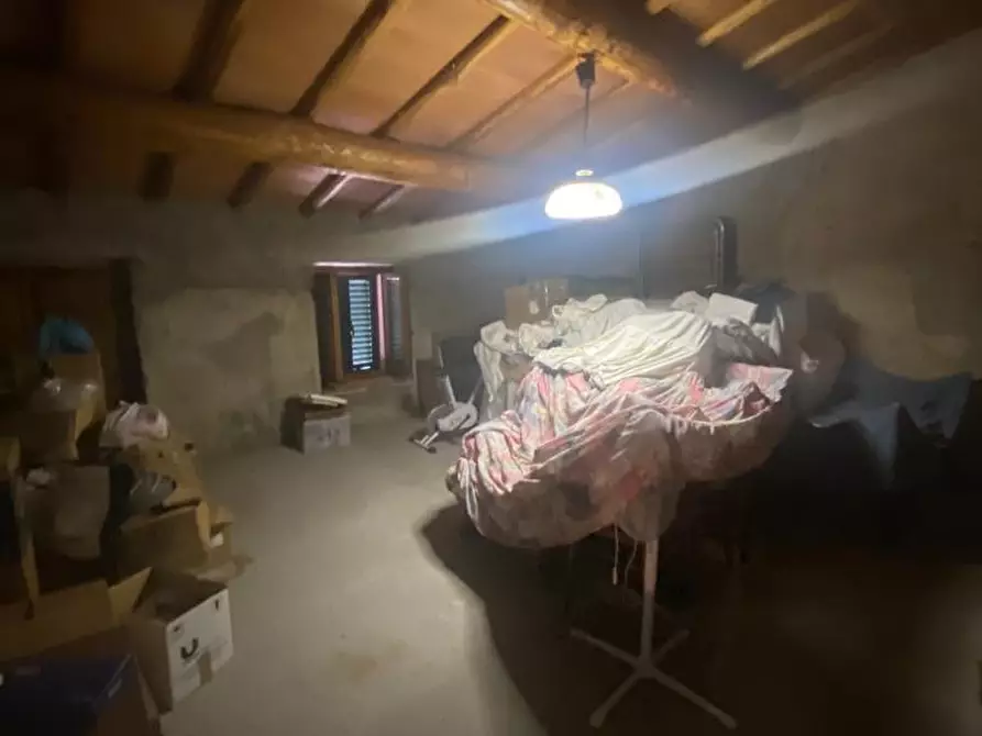 Immagine 22 di Rustico / casale in vendita  a Lucca