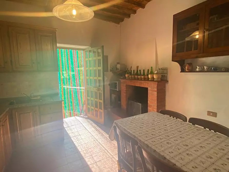 Immagine 19 di Rustico / casale in vendita  a Lucca