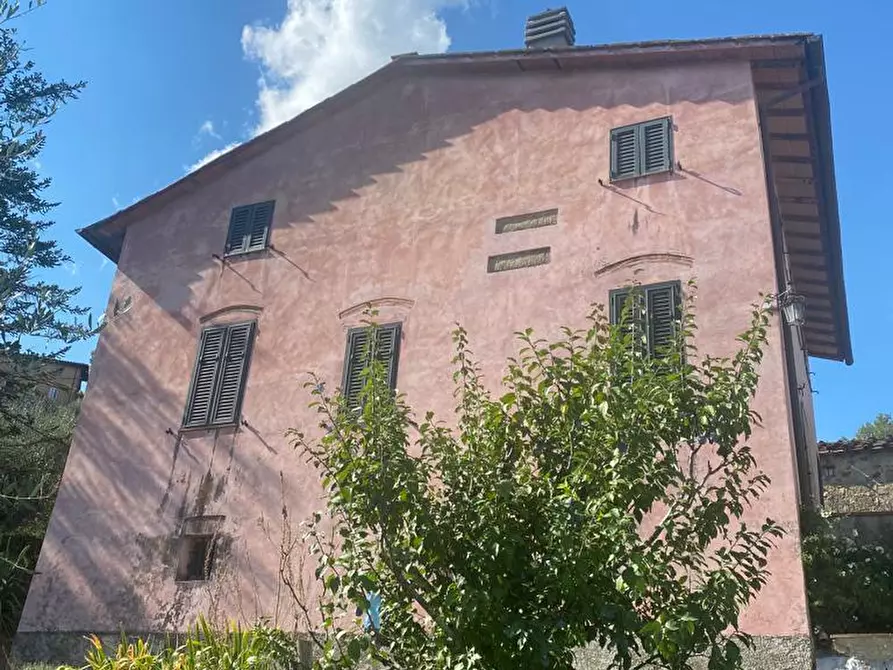 Immagine 20 di Rustico / casale in vendita  a Lucca