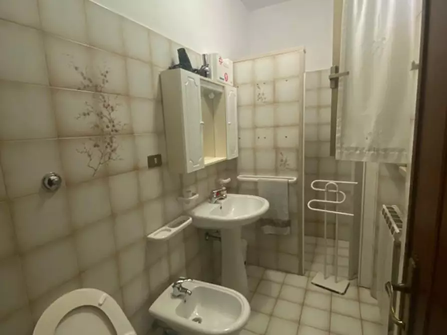 Immagine 21 di Rustico / casale in vendita  a Lucca