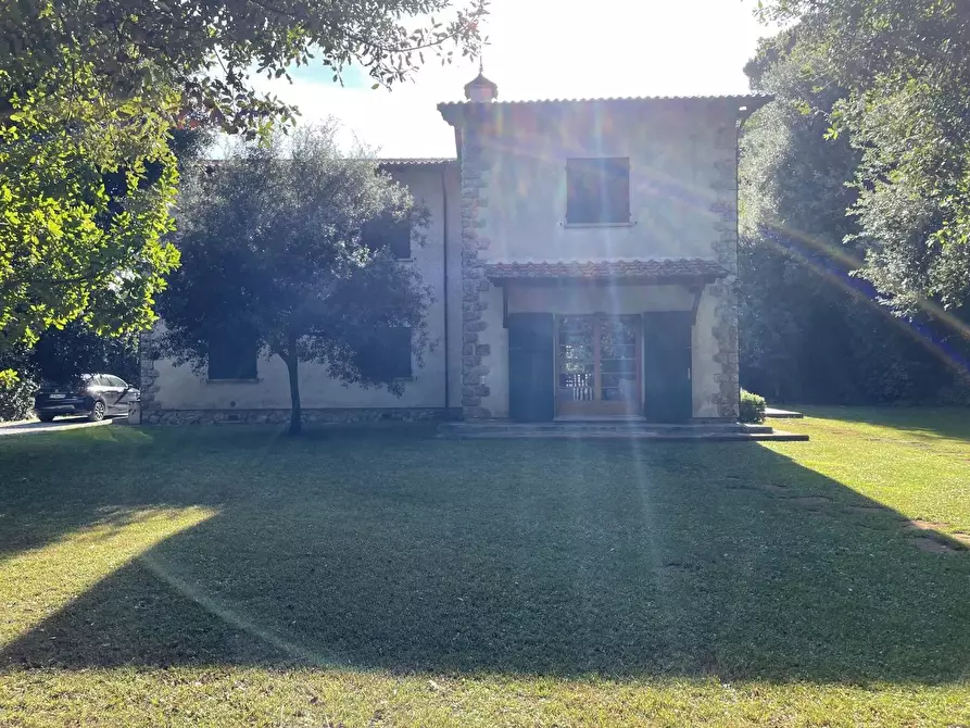 Immagine 1 di Villa in vendita  a Forte Dei Marmi