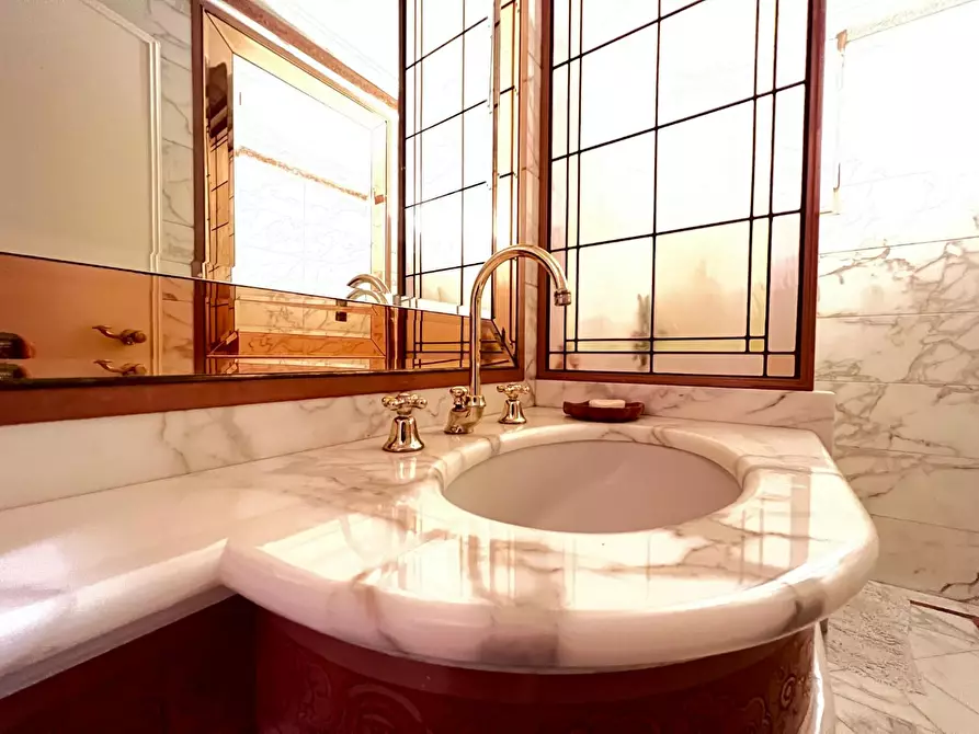 Immagine 40 di Villa in vendita  a Empoli