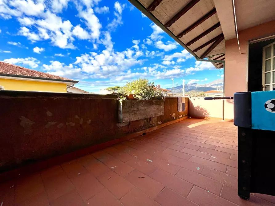Immagine 12 di Porzione di casa in vendita  a Massa