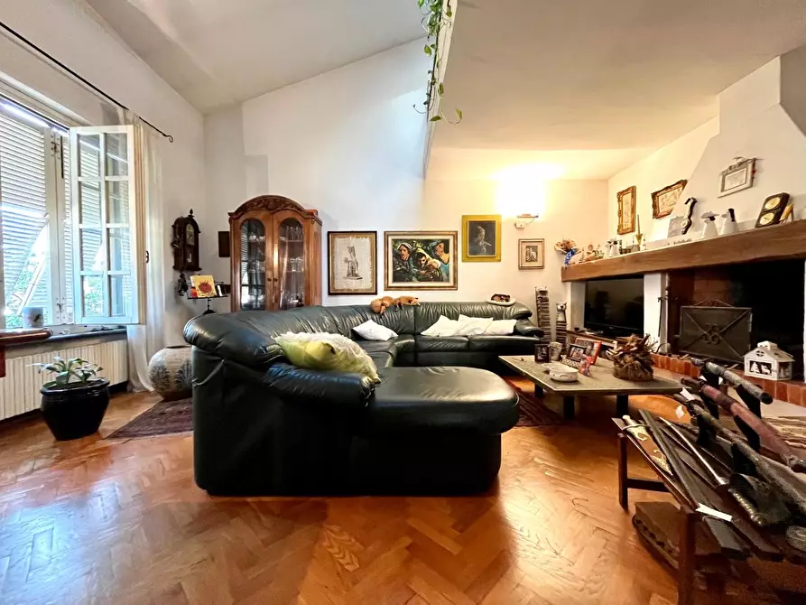 Immagine 4 di Porzione di casa in vendita  a Massa