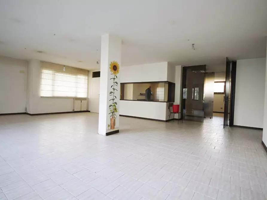 Immagine 4 di Ufficio in affitto  a Vinci