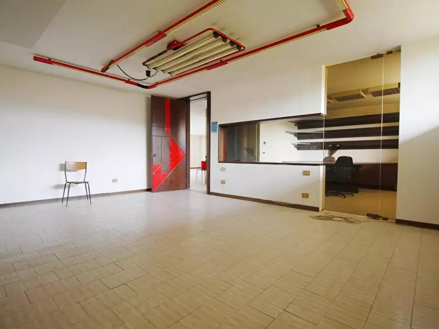 Immagine 7 di Ufficio in affitto  a Vinci