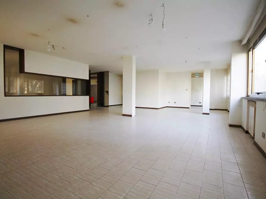 Immagine 3 di Ufficio in affitto  a Vinci