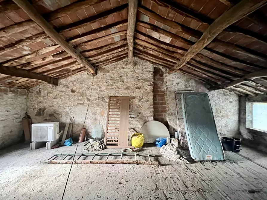 Immagine 20 di Rustico / casale in vendita  a Capannori