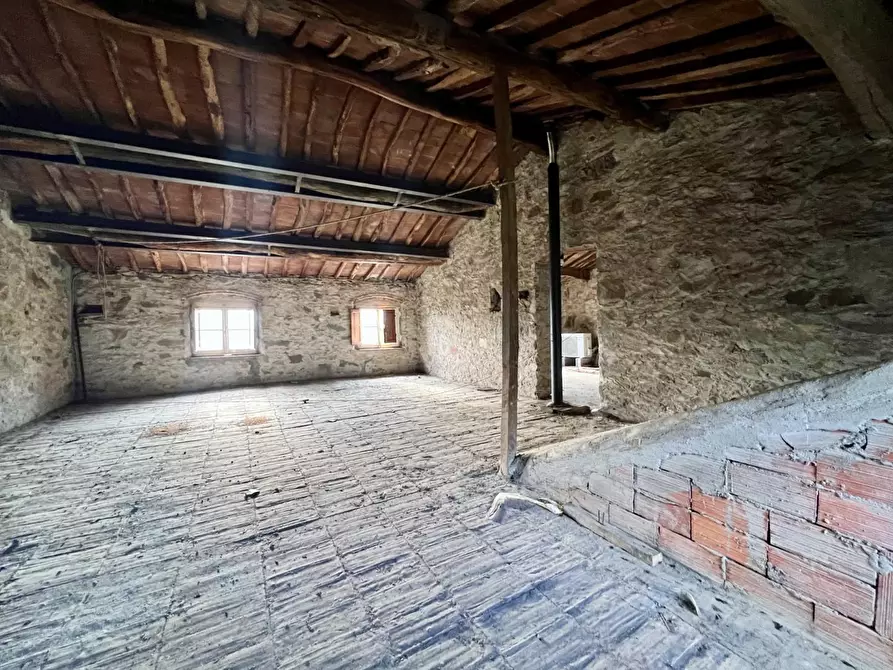 Immagine 18 di Rustico / casale in vendita  a Capannori