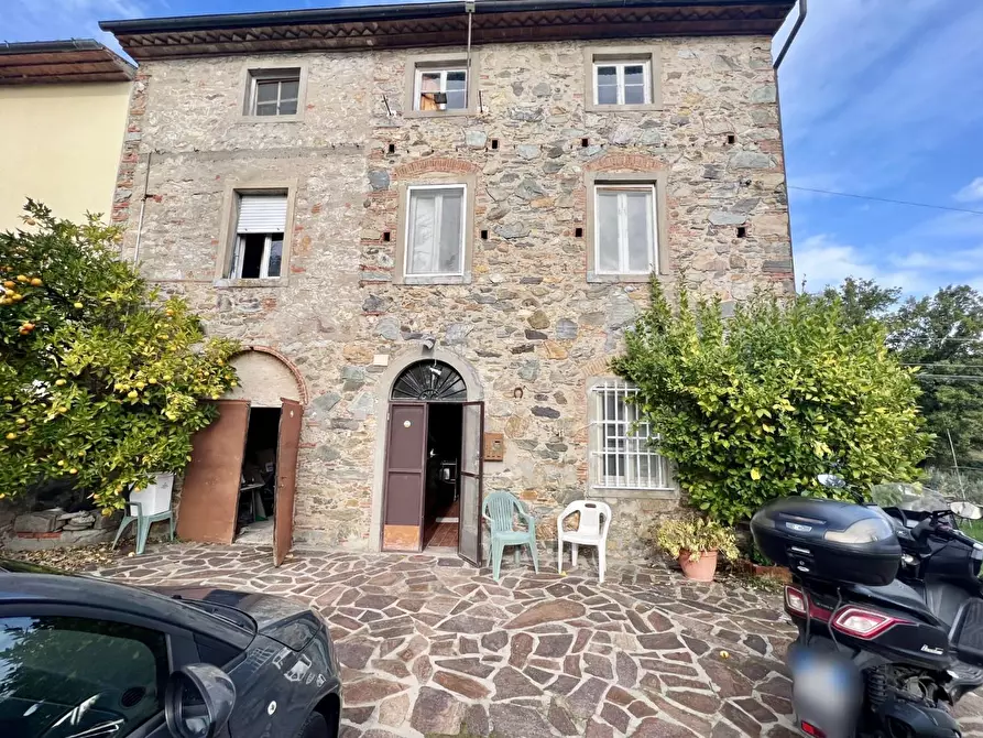 Immagine 3 di Rustico / casale in vendita  a Capannori