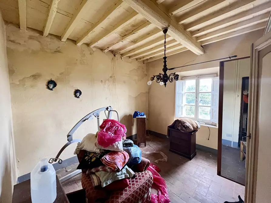 Immagine 12 di Rustico / casale in vendita  a Capannori