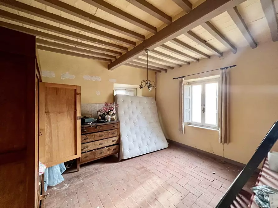 Immagine 13 di Rustico / casale in vendita  a Capannori