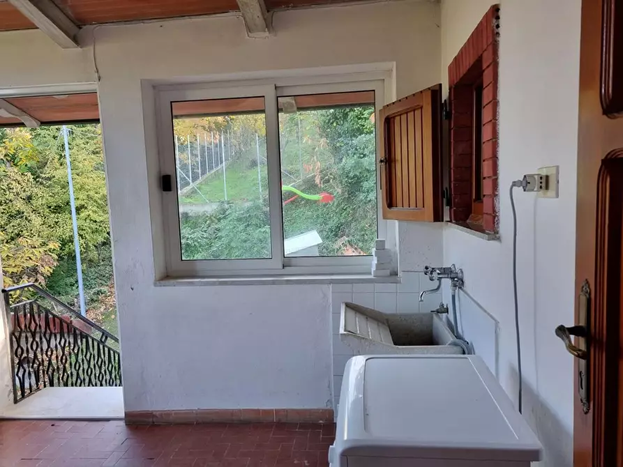 Immagine 2 di Appartamento in vendita  a Massa