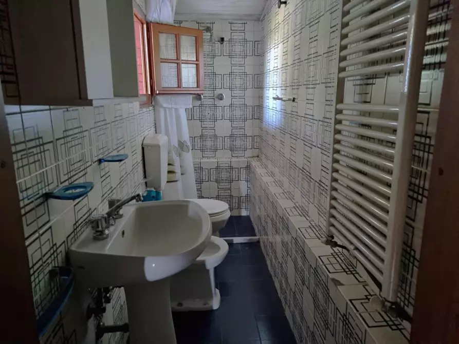 Immagine 10 di Appartamento in vendita  a Massa