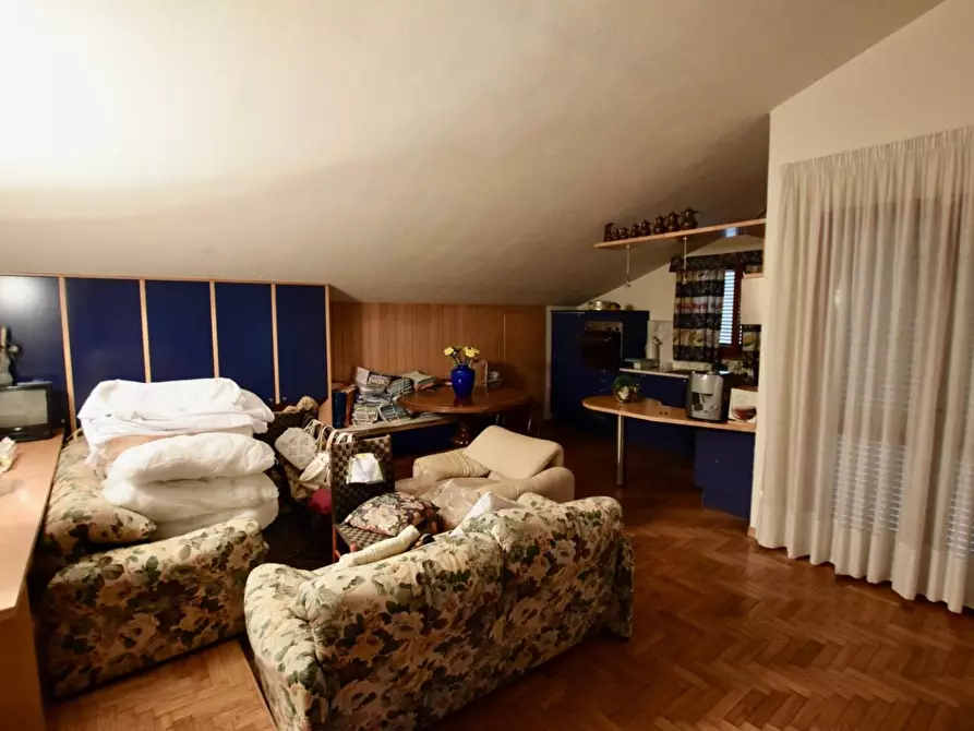 Immagine 30 di Villa in vendita  a Pontedera