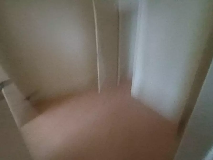 Immagine 14 di Locale commerciale in vendita  a Lucca