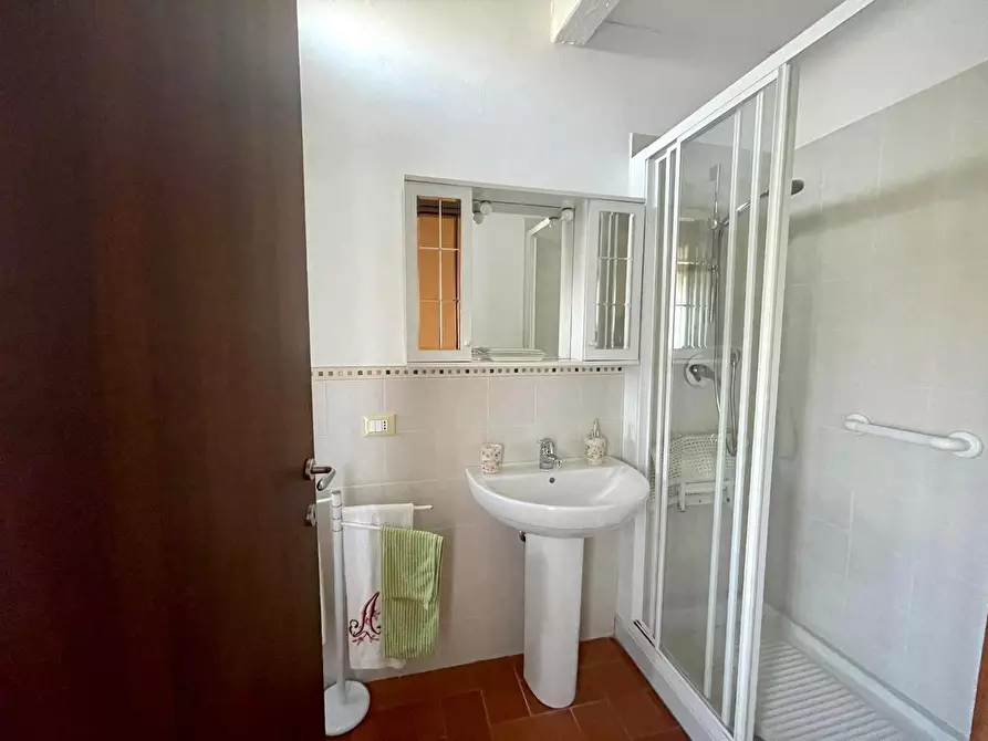 Immagine 26 di Villetta a schiera in vendita  a Capannori