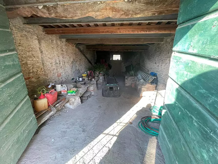 Immagine 36 di Villetta a schiera in vendita  a Capannori