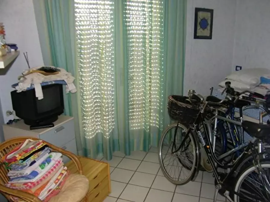 Immagine 9 di Appartamento in vendita  a Montignoso