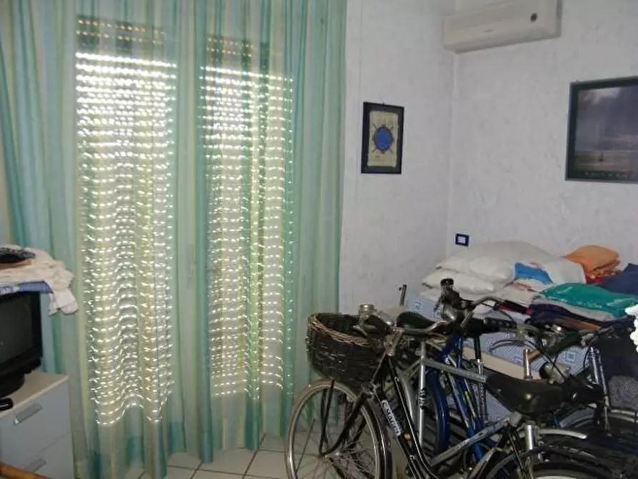 Immagine 7 di Appartamento in vendita  a Montignoso