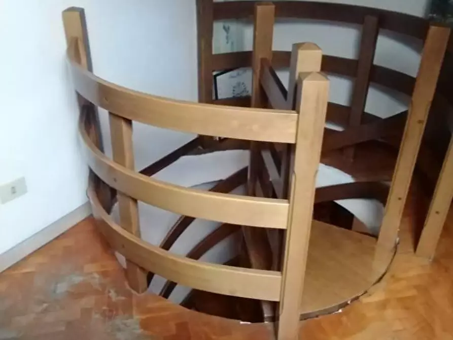 Immagine 24 di Porzione di casa in vendita  a Massa