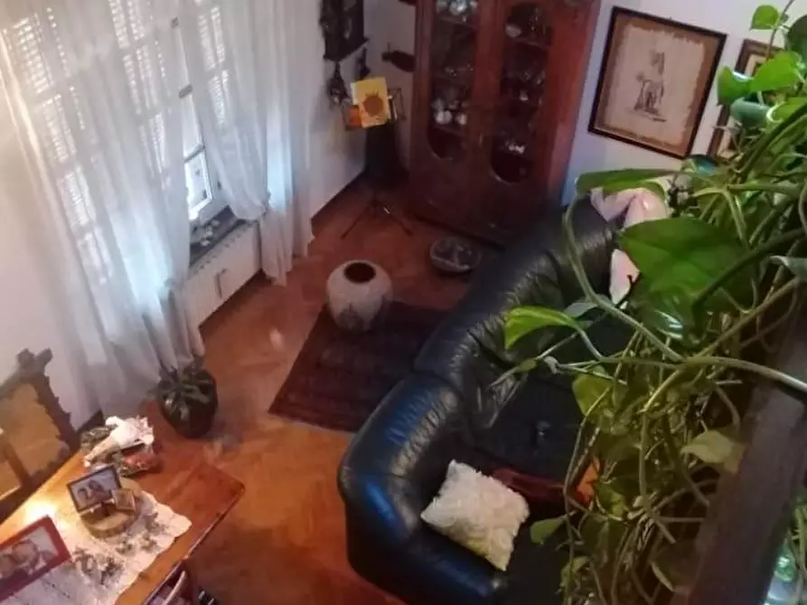 Immagine 15 di Porzione di casa in vendita  a Massa