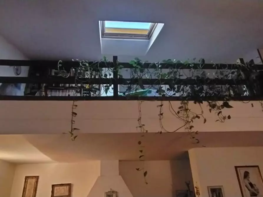 Immagine 11 di Porzione di casa in vendita  a Massa