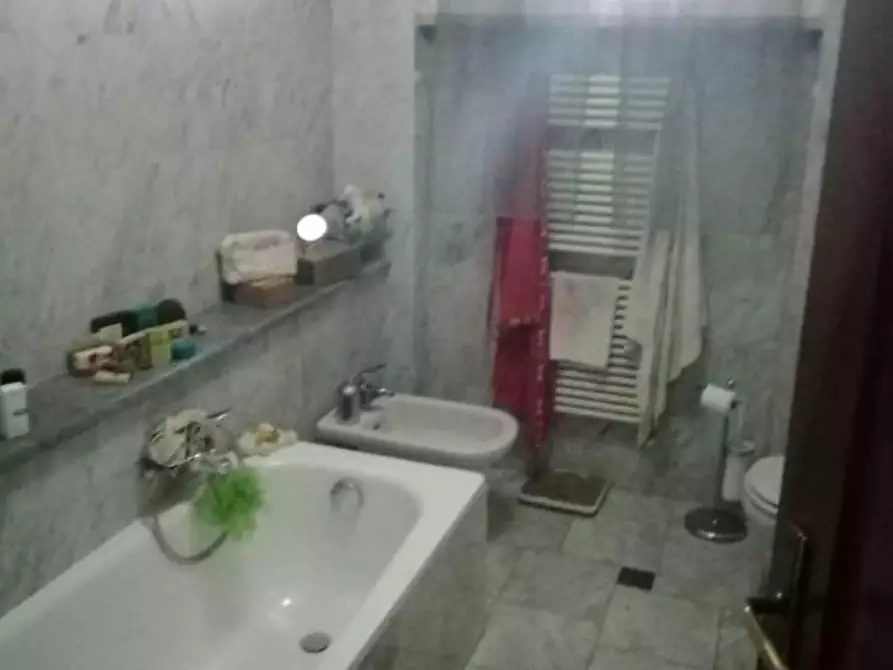 Immagine 22 di Porzione di casa in vendita  a Massa