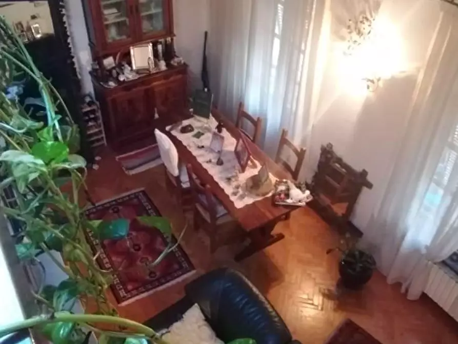 Immagine 17 di Porzione di casa in vendita  a Massa