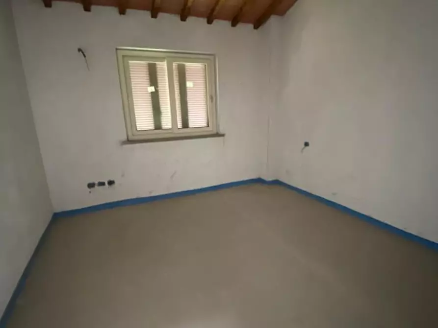Immagine 11 di Casa bifamiliare in vendita  a Capannori